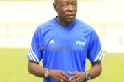 Crise-Football/Le coach François Nyama appelle ses collègues à soutenir les footballeurs