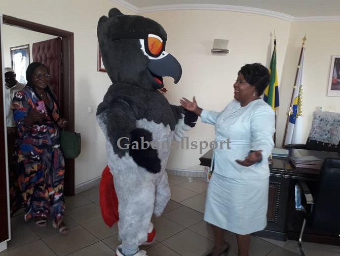 <strong>Marathon du Gabon/La mascotte chez le gouverneur de l’Estuaire</strong>