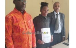 <strong>Foot féminin-Gabon/L’internationale Richie Mintsa décroche sa licence en Banque-Assurance</strong>