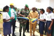 Infrastructures/Oligui Nguéma inaugure le plateau sportif de Medouneu