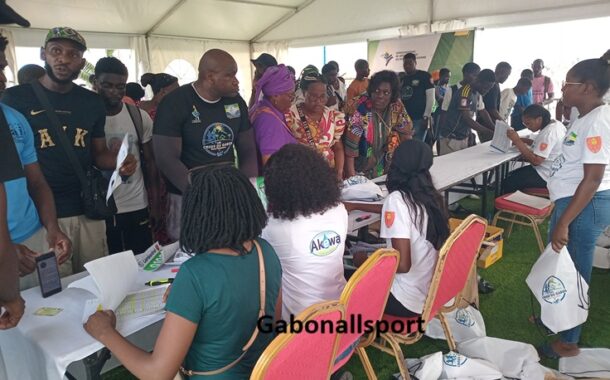 Cross de l’Equateur/Distribution des kits : une marée humaine !