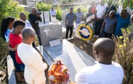 Football-Hommages/Les anciennes gloires du Gabon visitent feu Brou Apanga