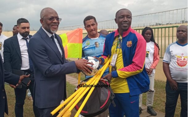 Tournoi Alaba Fall/Le parrain offre du matériel sportif aux équipes