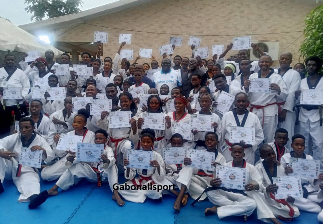 Taekwondo/108 ceintures noires réussissent à leur passage des grades Kukkiwon