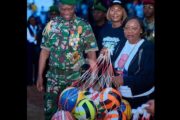 Omnisport/Brice Clotaire Oligui Nguéma offre du matériel de sport aux jeunes de Makokou