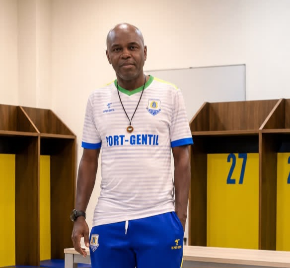 Vie des clubs-Port-Gentil/Alain Djissikadié reconduit pour deux ans comme coach de Stade Mandji