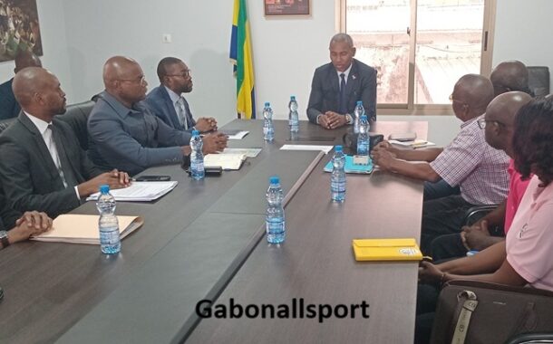 Athlétisme/Les Cross du Gabon reçus par le ministre des Sports